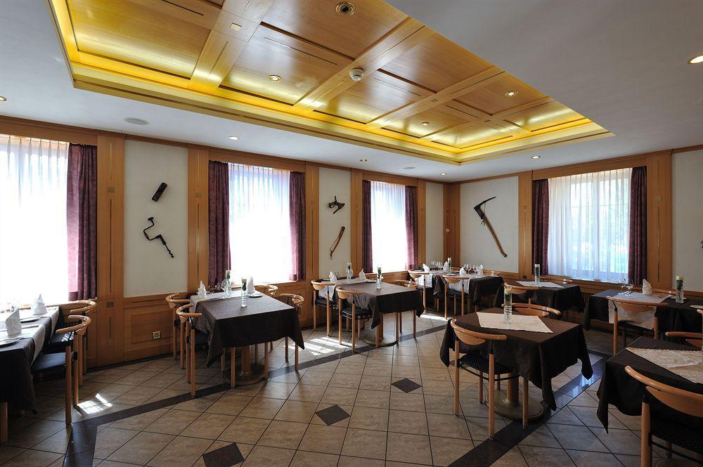 Grand Hotel Les Endroits La Chaux De Fonds Екстериор снимка