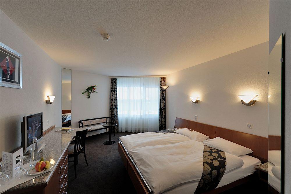 Grand Hotel Les Endroits La Chaux De Fonds Екстериор снимка