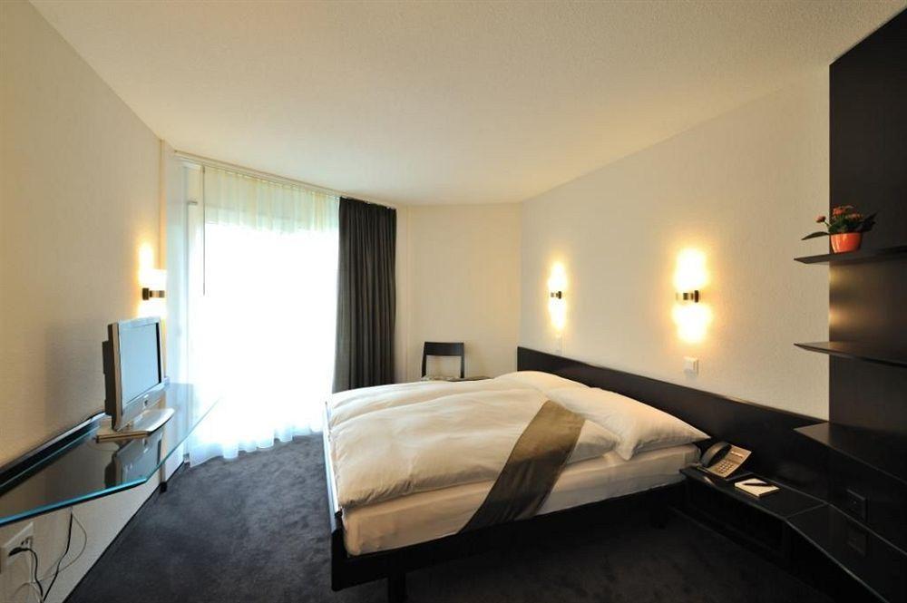 Grand Hotel Les Endroits La Chaux De Fonds Екстериор снимка
