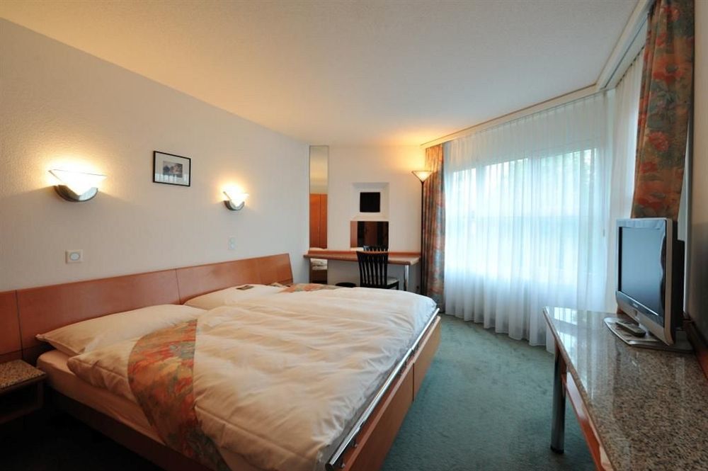 Grand Hotel Les Endroits La Chaux De Fonds Екстериор снимка